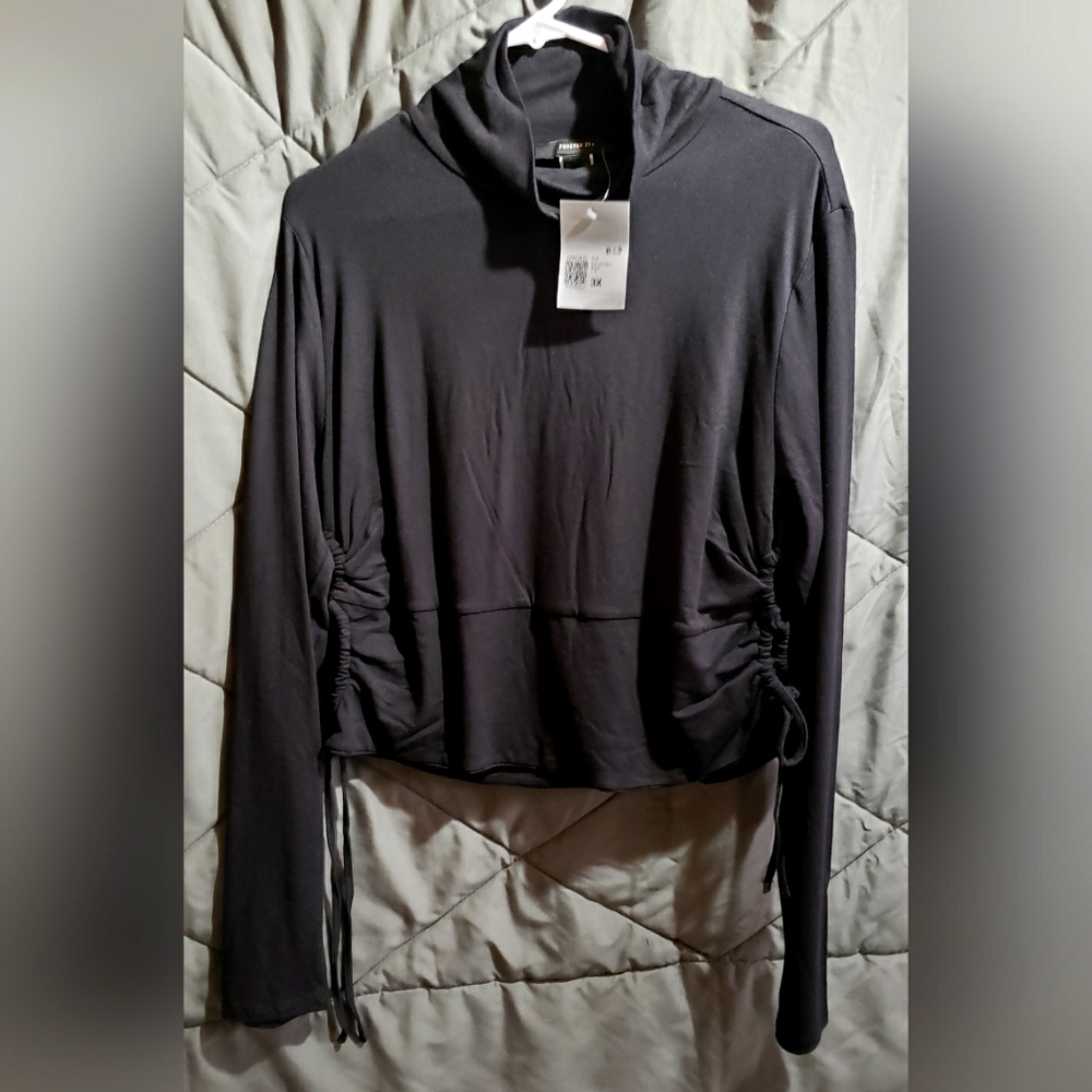 Forever 21 Crop Turtleneck Black NWT SZ 3x